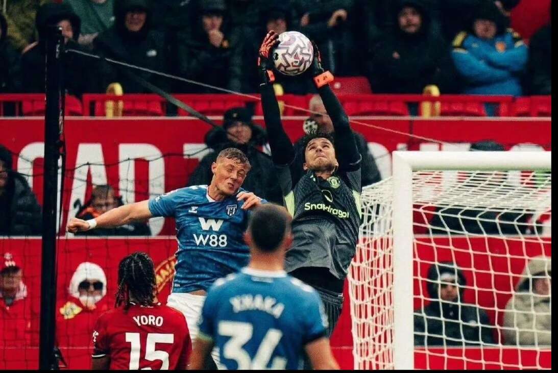 曼联主场2-0击败桑德兰！3个神扑改写曼联命运，新门神首秀太燃了，英超格局要乱？